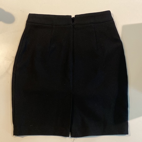 Black pencil skirt, zip in the back - Picture 2 of 2